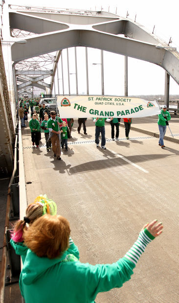 031415-grandparade-js16
